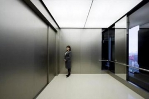 日本电梯拟装厕所 便于民众受困电梯时使用