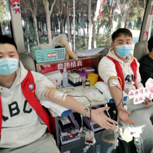 漯河技师学院师生开展无偿献血志愿服务活动