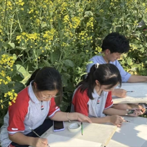 合江县利城高级中学校举办“和春天话友情，与自然交朋友”春游活动