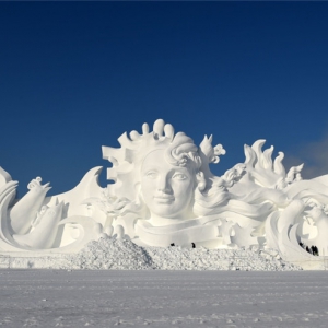 雪博会巨型主雪塑完工