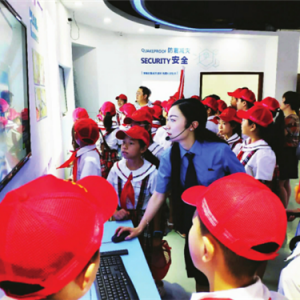 蓬安县第十一届青少年夏令营里百余学生开眼界