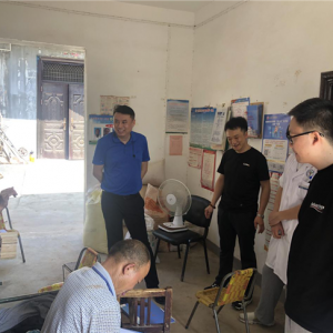 西安市红会医院志愿者赴庄王村开展精准扶贫工作