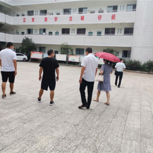 达川区教科局领导赴麻柳镇新胜中心学校指导工作
