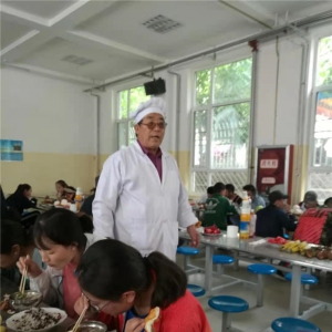 李加才让：黄南州儿童福利院的“李爷爷”