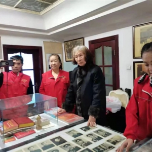 哈尔滨市南岗区老年志愿者协会助力叶滨昌老人的个人“雷锋展览馆”