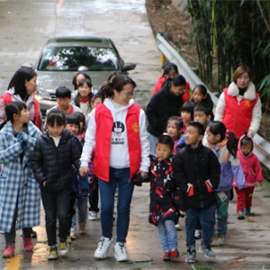 刘晓蓉：用爱撑起孩子的“保护伞