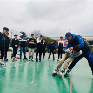 “爱成都·迎大运”2023年成都市轮滑项目体育教师培训班在金丰路小学顺利开班