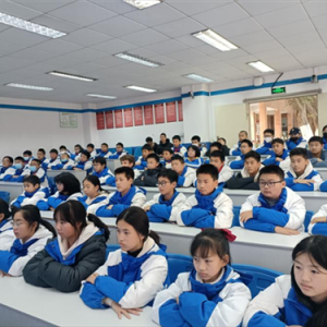 弘扬航天精神，华西中学学子致敬中国航天